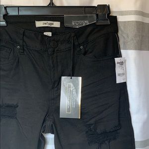 Black ripped skinny jeans